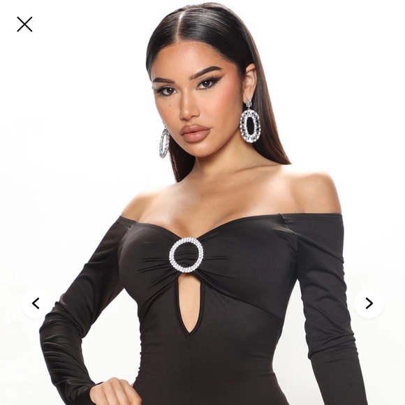 ~Black Olivia Off Shoulder Jumpsuit w/ Diamond Ring Detail~ - Picture 2 of 5